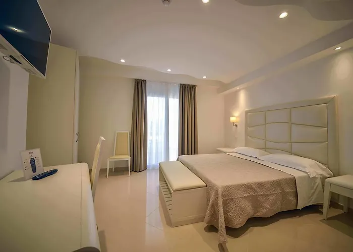 Hotel Corona Beach Peschici * פסקיצ'י
