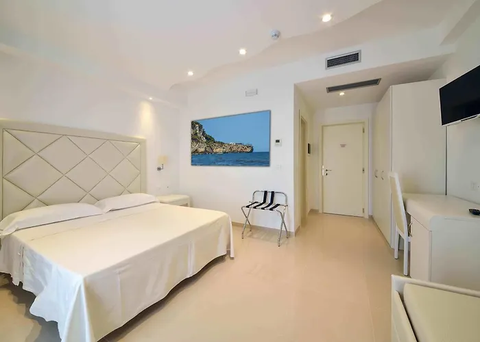 Hotel Corona Beach Peschici מלון