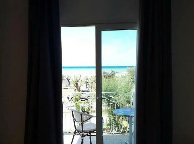 מלון Hotel Corona Beach Peschici פסקיצ'י