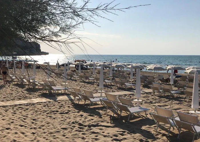 מלון Hotel Corona Beach Peschici פסקיצ'י