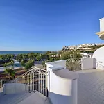 Hotel Corona Beach Peschici מלון *
