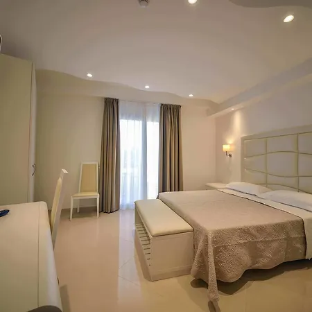 Hotel Corona Beach Peschici * Peschici