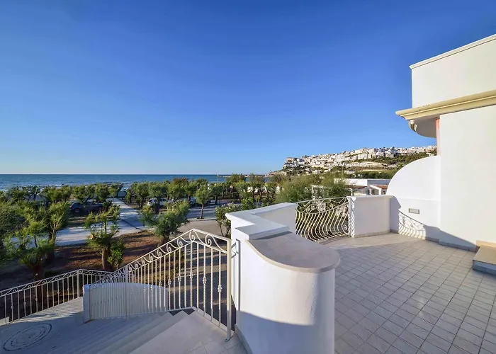 Hotel Corona Beach Peschici Szálloda *